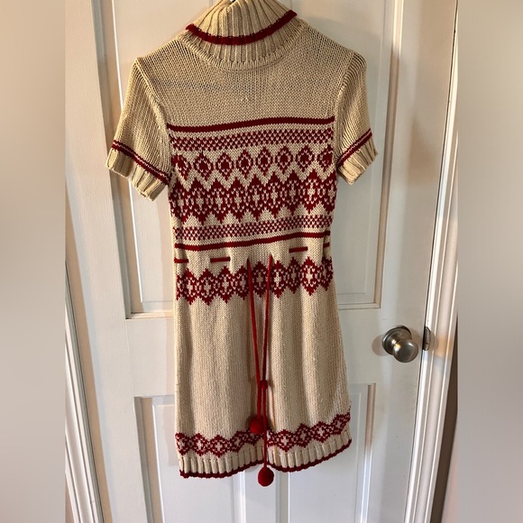 Sweater mini dress cream with red Pom Pom tie and ski  pattern Size medium - Picture 1 of 4